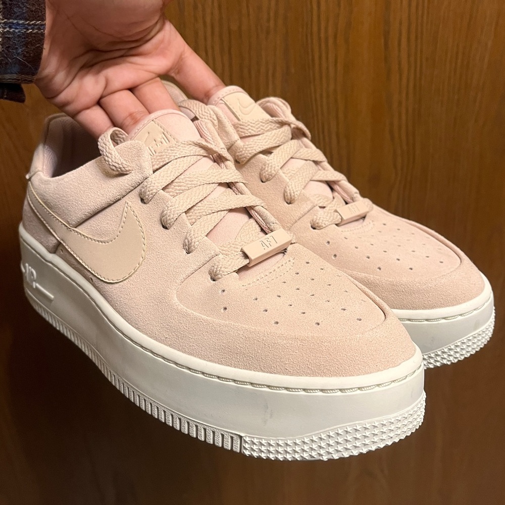 Nike Air Force 1 Sage Sneakers in Pink • US Size 9